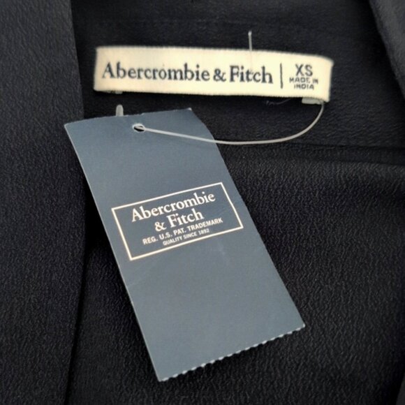 NWT Abercrombie & Fitch black long sleeve knot front crop top - Picture 5 of 5